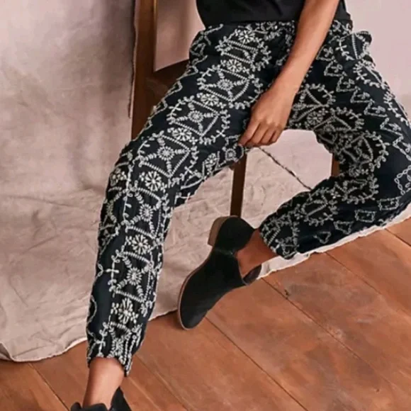 Johnny Was Peaches All Over Embroidered Pants Joggers Pete & Greta (size M) - Picture 2 of 13
